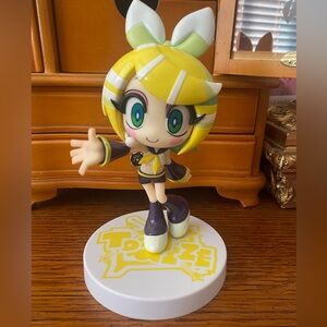 [SOLD] Vocaloid Kagamine Rin Toonzie Figurine